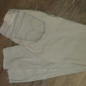 Levi sz 26 super skinny distress bottoms